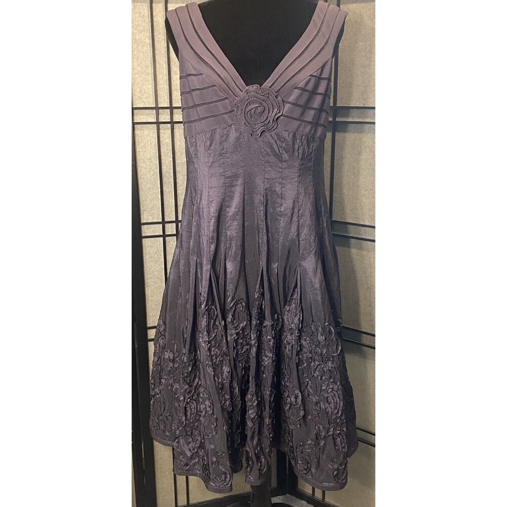 Adrianna Papell Metallic Lavender Cocktail Dress Size 12 Full Skirt Lined Top